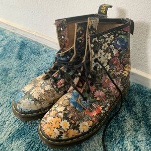 RARE VINTAGE SIENNA MILLER DOC MARTENS
